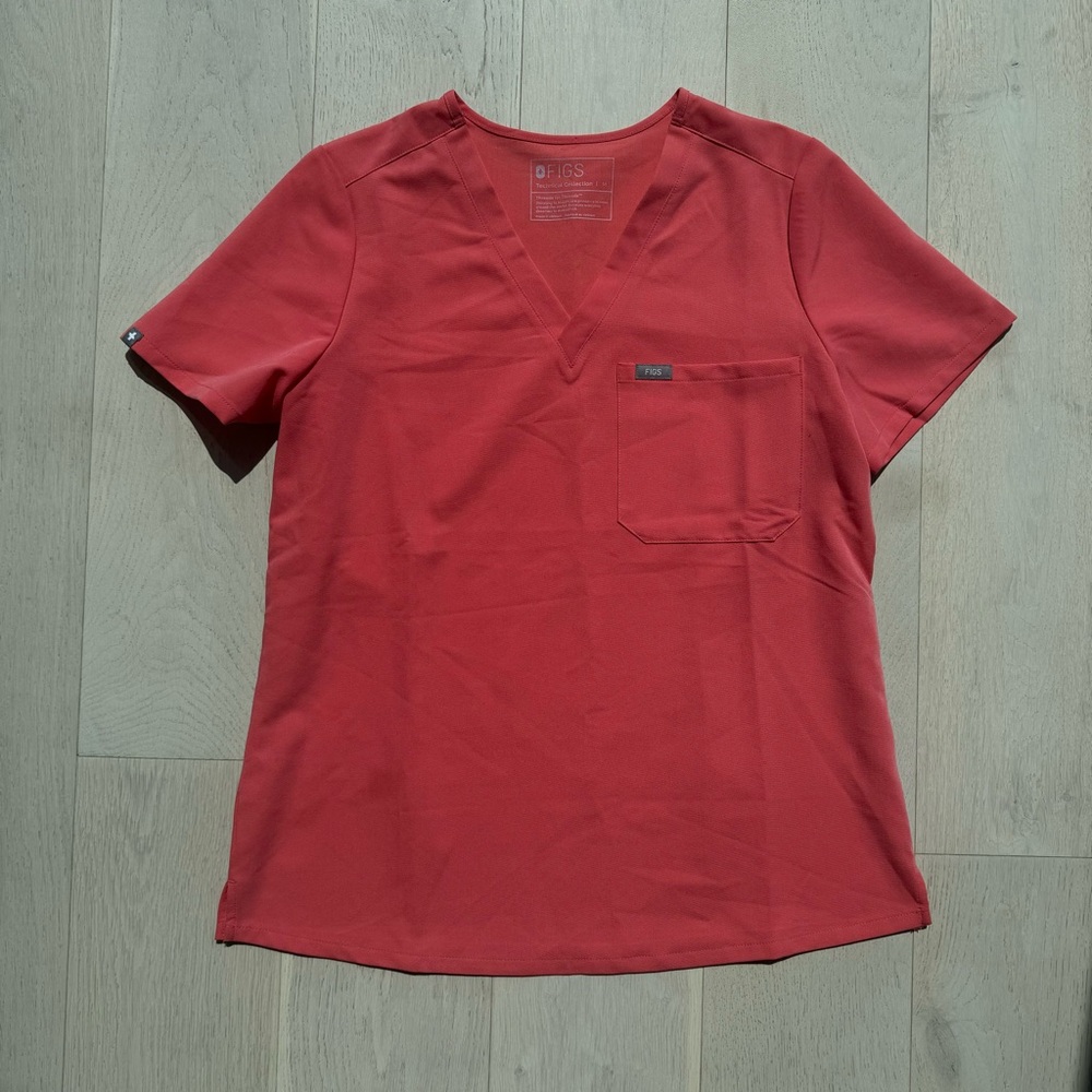 FIGS Women’s Medium Hot Coral Catarina Scrub Top